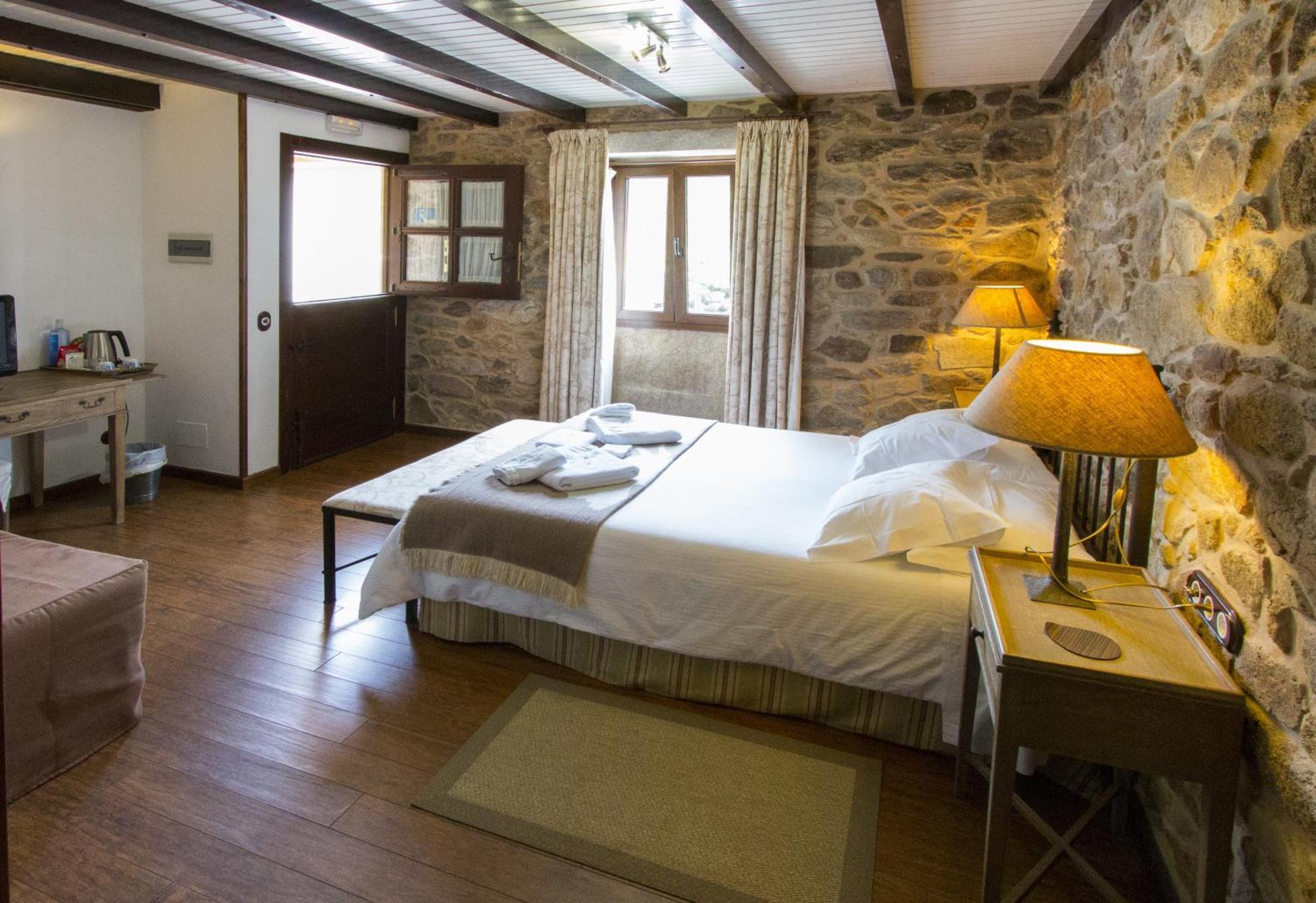 Hotel Rustico Lugar Do Cotarino Camarinas Bagian luar foto